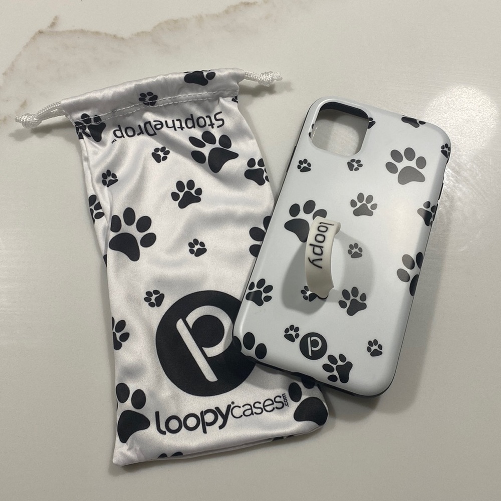 NWOT Paw Print Loopy Case iPhone 11